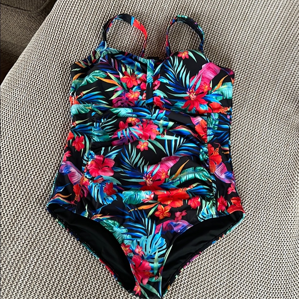 Elegant Black and Red One Piece Swimsuit with Ruching